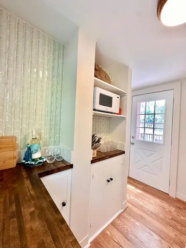 Coral Coast Cottage: kitchen